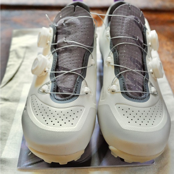 Women's Athletic Shoes - Cream and Purple - Picture 3 of 6